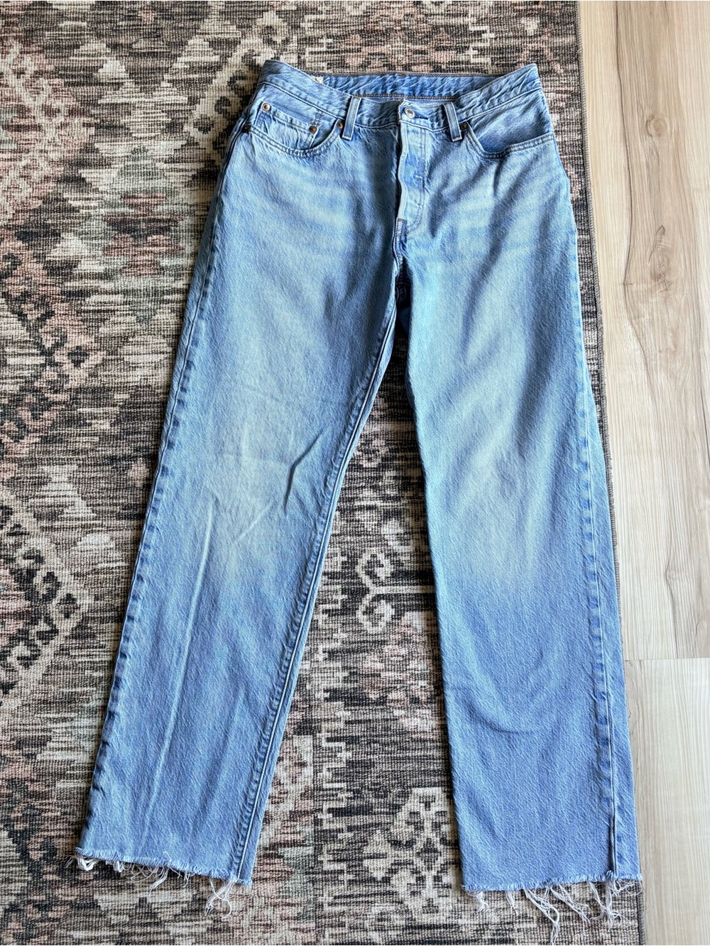 Levi's 501 lightweight 90’s Women's Light Blue Straight-Leg High-Rise Jeans - Picture 3 of 11
